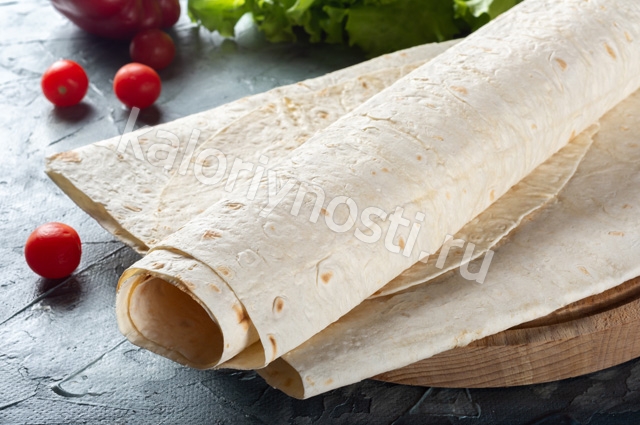 Что калорийнее: армянский лаваш или черный хлеб на 100 г