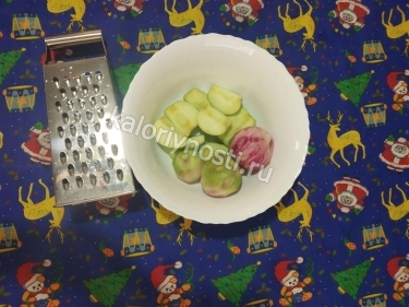 Диетический салат из репы с яблоком